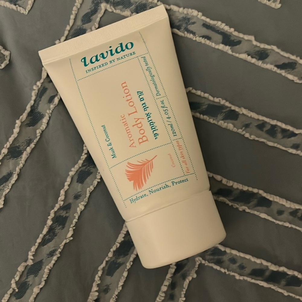 Lavido- inspired by nature body lotion